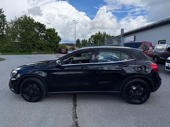 Mercedes-Benz GLA220 6 of 16