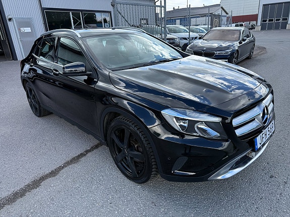 Mercedes-Benz GLA220