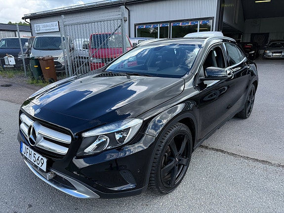 Mercedes-Benz GLA220 7 of 16