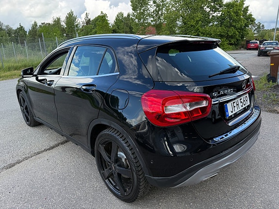 Mercedes-Benz GLA220 5 of 5