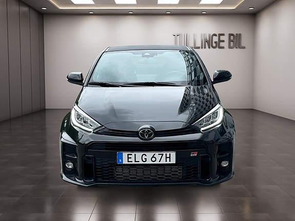 Toyota Yaris 8 of 17