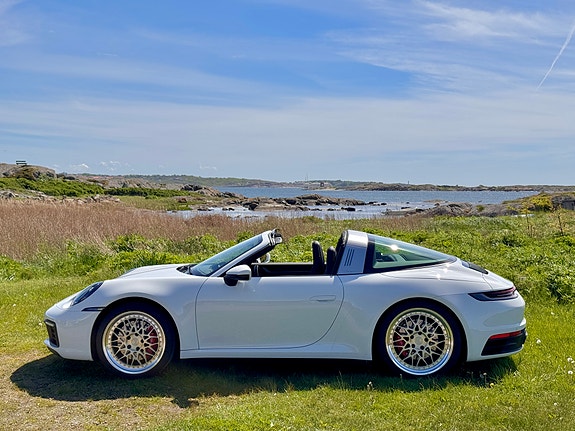 Porsche 911 Targa 4S 2 of 5