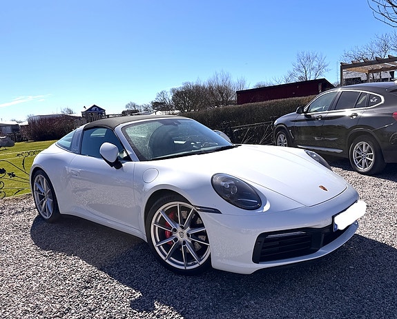 Porsche 911 Targa 4S 4 of 5