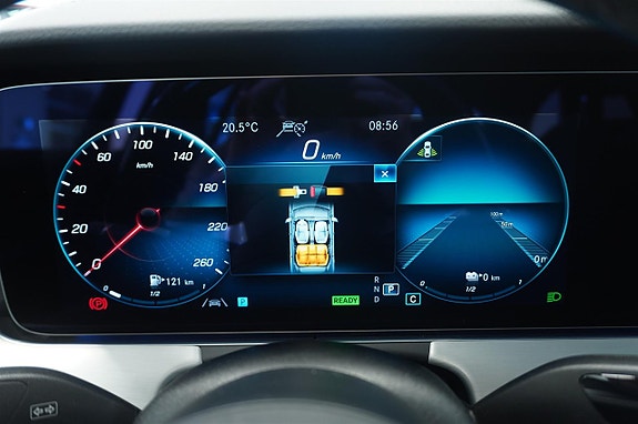 Mercedes-Benz E300 8 of 12