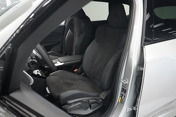 BMW iX1 7 of 14