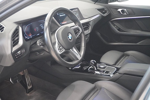 BMW 118i 2 of 5