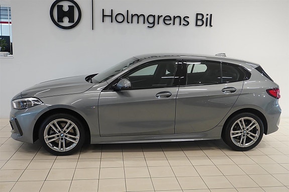 BMW 118i 3 of 5