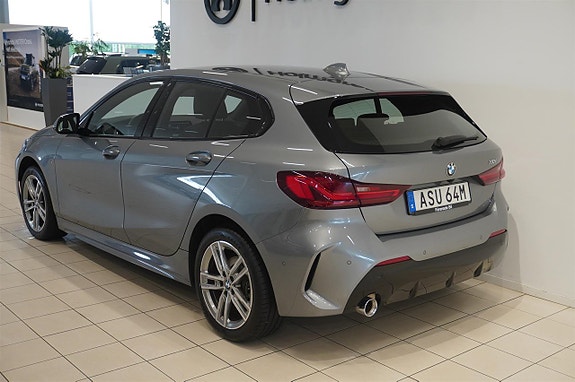 BMW 118i 4 of 5