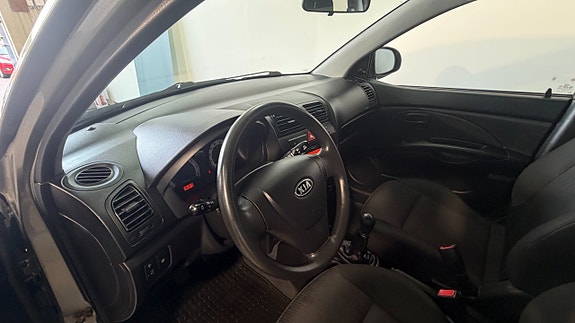 Kia Picanto 5 of 5