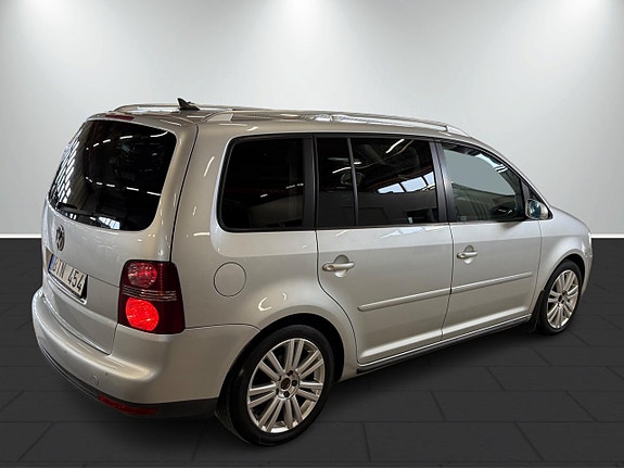 Volkswagen Touran 5 of 5