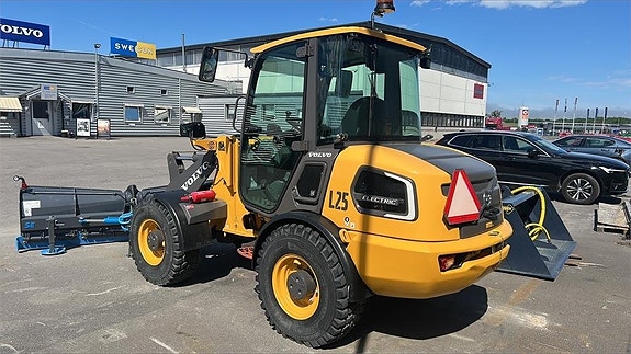 Volvo JL25H 8 of 16