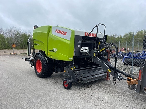 CLAAS Rollant 455 Uniwrap 2 of 7