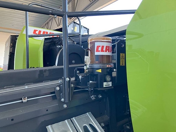 CLAAS Quadrant 4000 "Demo" 3 of 8