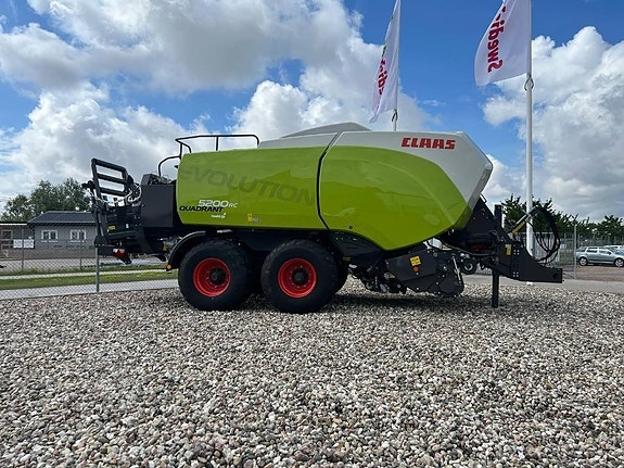 CLAAS Quadrant 5200 FC 2 of 5