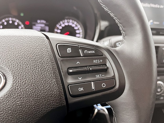 Hyundai i10 8 of 17