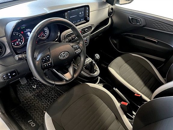 Hyundai i10 5 of 17