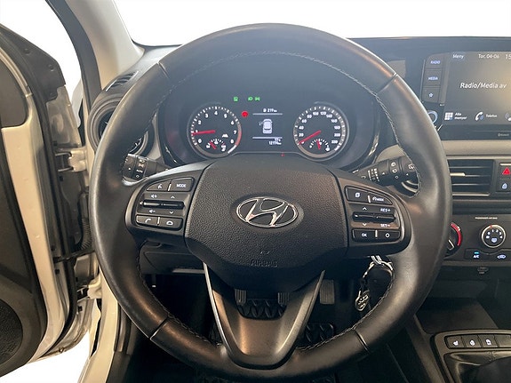 Hyundai i10 7 of 17