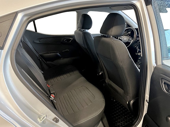 Hyundai i10 14 of 17