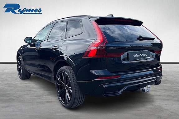 Volvo XC60 2 of 5