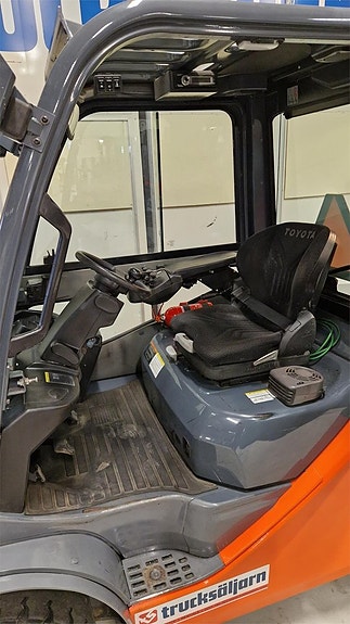 Toyota 8FDF30 4 of 7