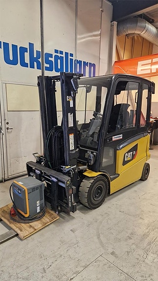 CAT Lift Trucks EP25N 3 of 10