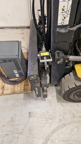 CAT Lift Trucks EP25N 4 of 10