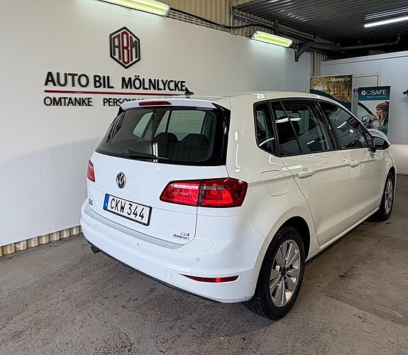 Volkswagen Golf Sportsvan 14 of 16