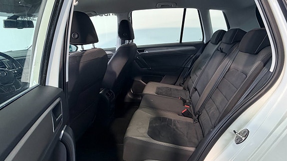 Volkswagen Golf Sportsvan 6 of 16