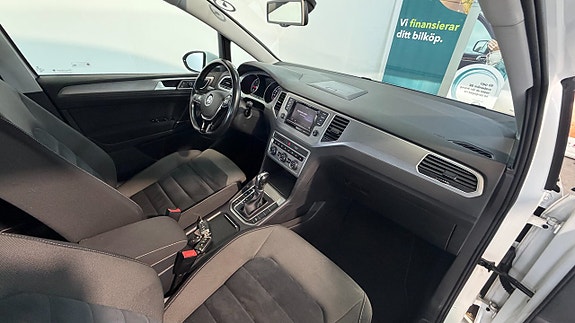 Volkswagen Golf Sportsvan 16 of 16