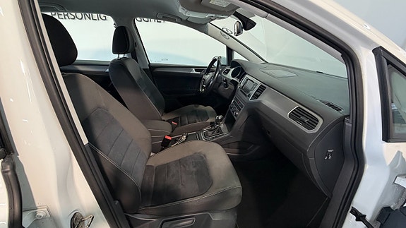 Volkswagen Golf Sportsvan 15 of 16
