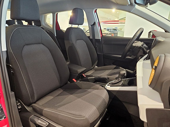 Seat Arona 15 of 24