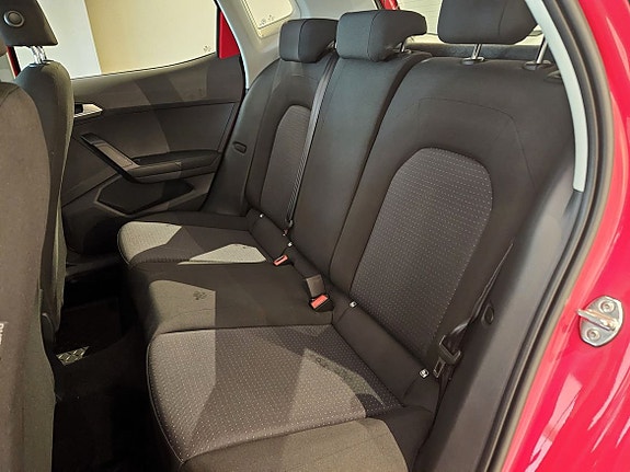 Seat Arona 16 of 24