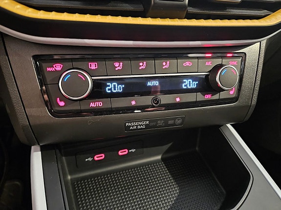 Seat Arona 20 of 24