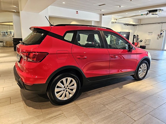Seat Arona 8 of 24