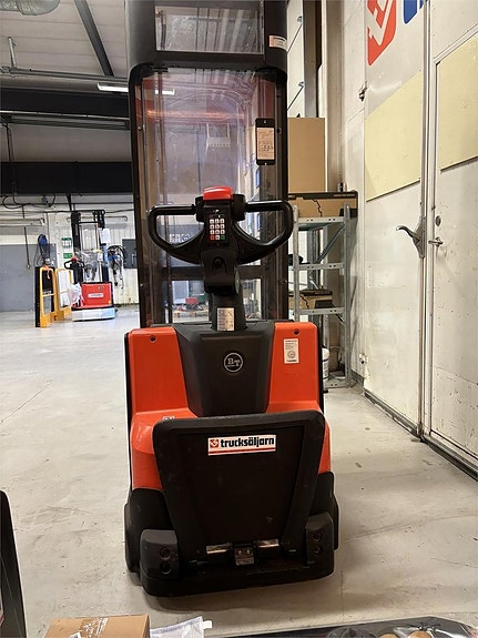 Toyota SWE120 2 of 9