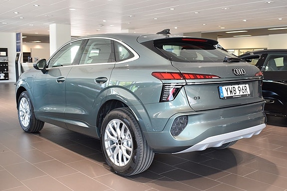 Audi Q3 2 of 5