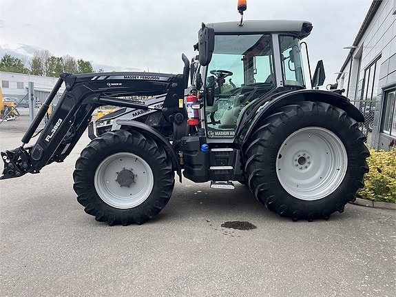 Massey Ferguson 5S.145 D6 Efficient 2 of 10