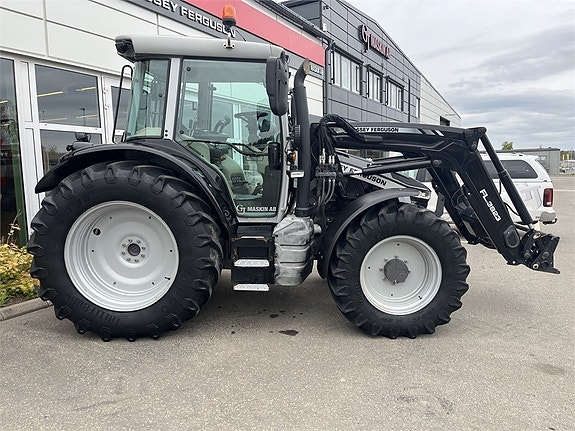 Massey Ferguson 5S.145 D6 Efficient 10 of 10