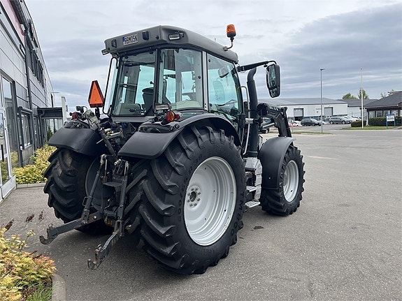 Massey Ferguson 5S.145 D6 Efficient 9 of 10