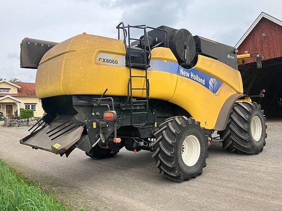 New Holland CX 8060 3 of 5