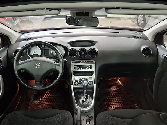 Peugeot 308 SW 11 of 13