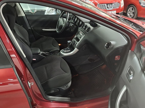 Peugeot 308 SW 7 of 13