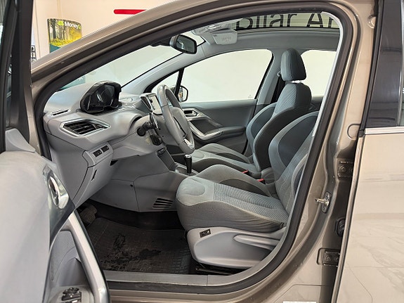Peugeot 208 9 of 11