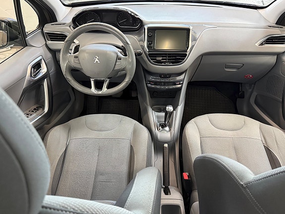 Peugeot 208 8 of 11