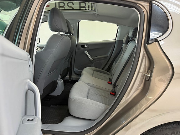 Peugeot 208 11 of 11