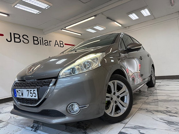 Peugeot 208 3 of 11
