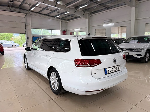 Volkswagen Passat 6 of 24