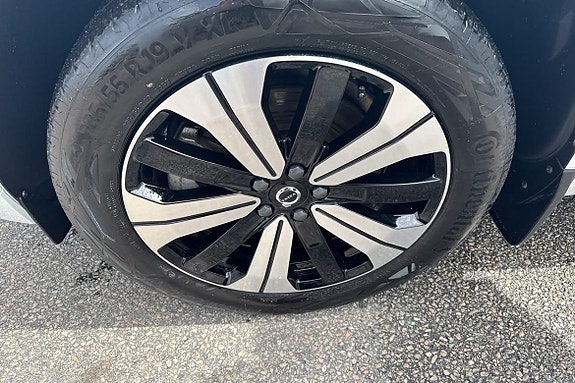 Volvo XC60 12 of 24