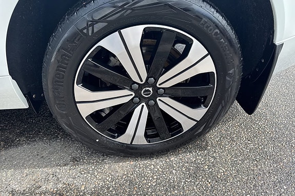 Volvo XC60 13 of 24