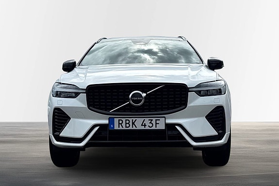Volvo XC60 2 of 24